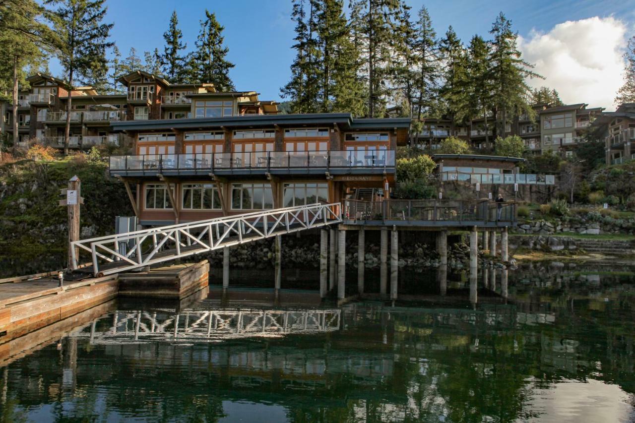 Painted Boat Resort Spa And Marina Madeira Park Exterior photo