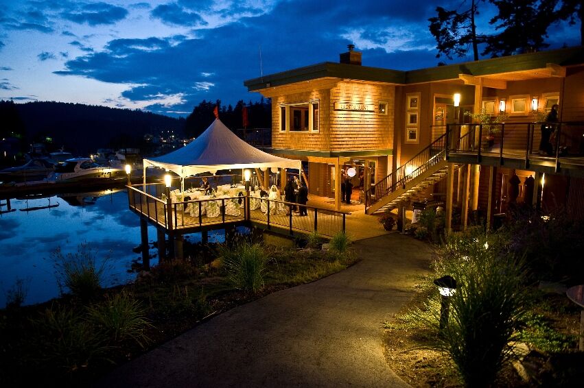 Painted Boat Resort Spa And Marina Madeira Park Exterior photo